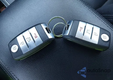 2016 Kia Sorento 3.3L Ex from USA, damaged, VIN 5XYPH4A55GG177219